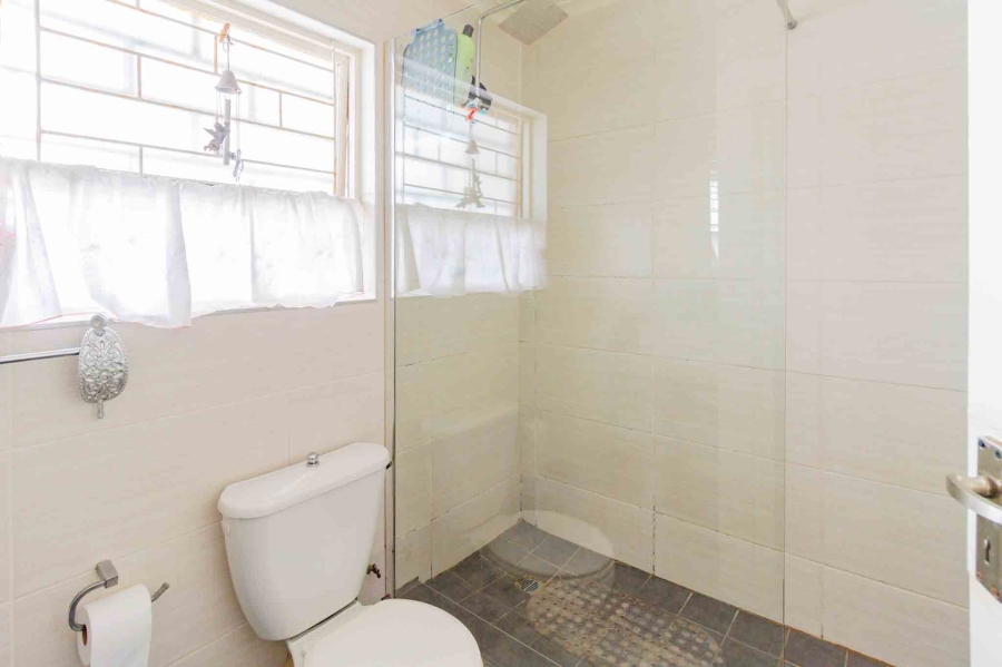 To Let 1 Bedroom Property for Rent in Table View Western Cape